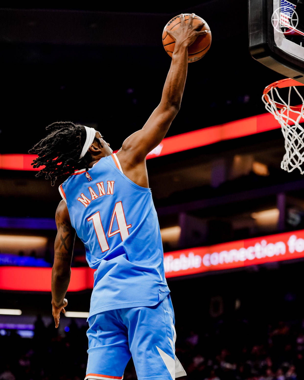 快船强势勇士,萨姆·米切尔三分雨点燃全场 快船强势勇士,萨姆·米切尔三分雨点燃全场