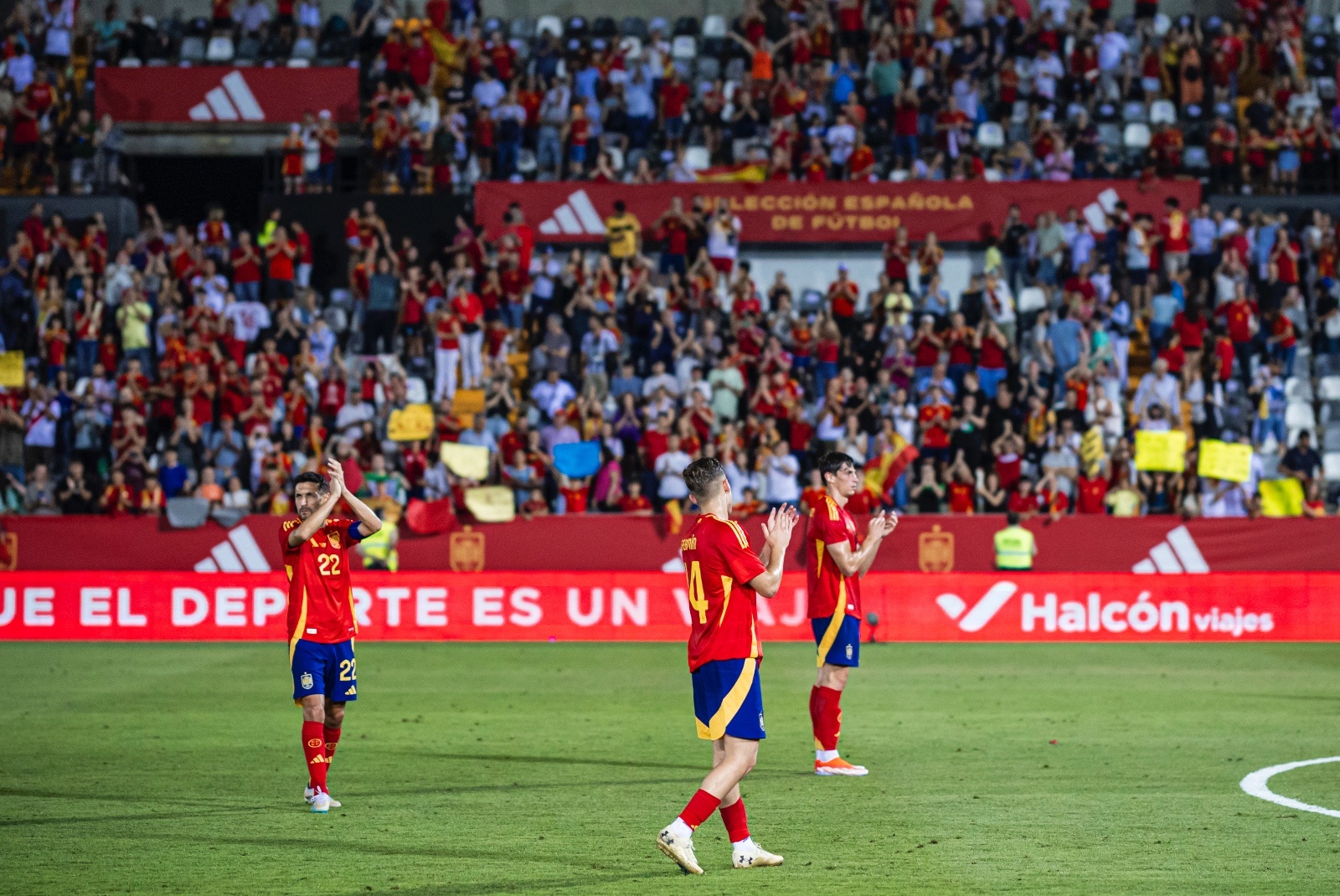 韩国横扫利物浦,费兰·托雷斯完成帽子戏法的简单介绍 韩国横扫利物浦,费兰·托雷斯完成帽子戏法的简单介绍