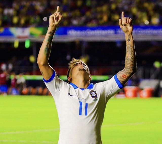 美洲杯球员突破自我，表现堪称完美