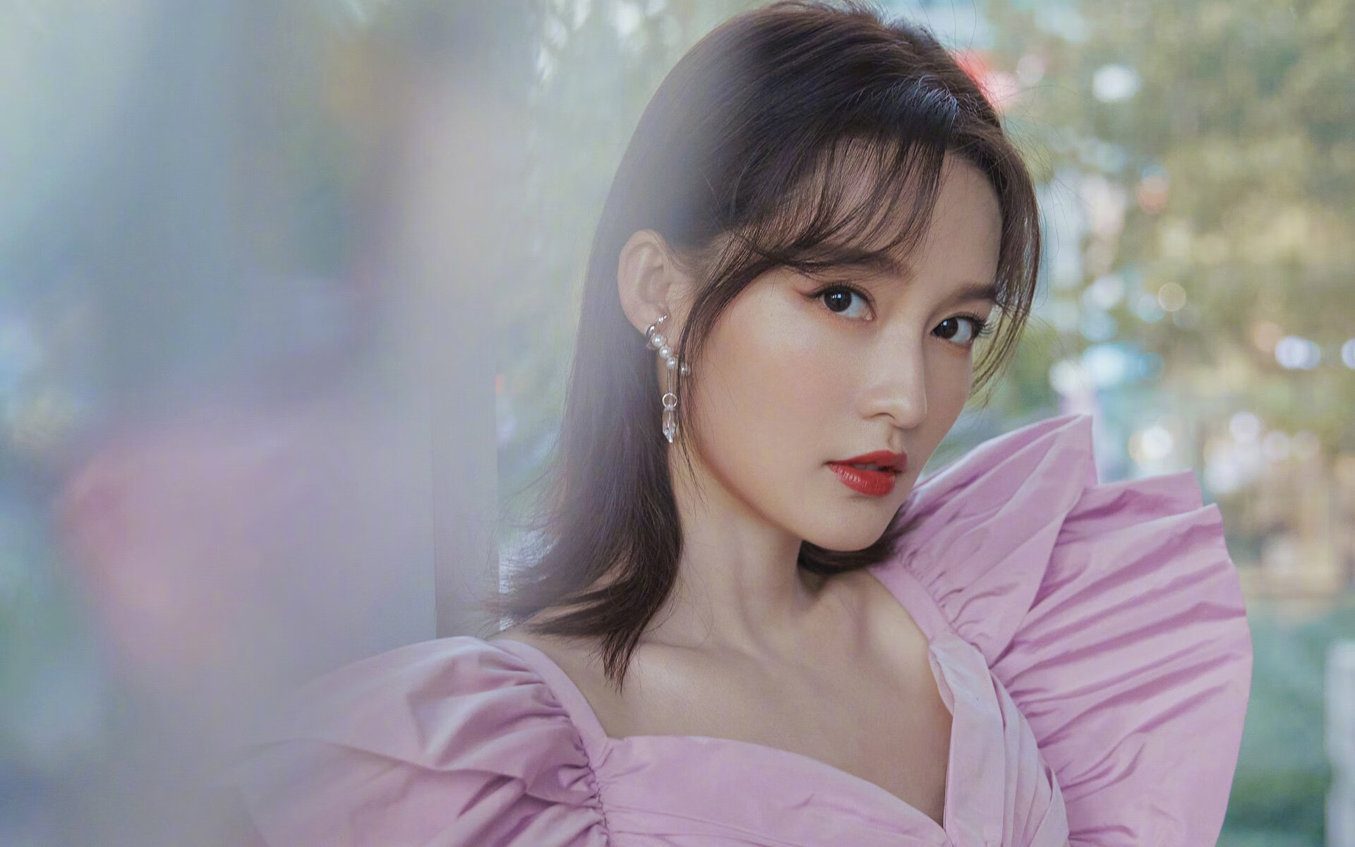 重力与羽毛，一场逆转中的东方启示