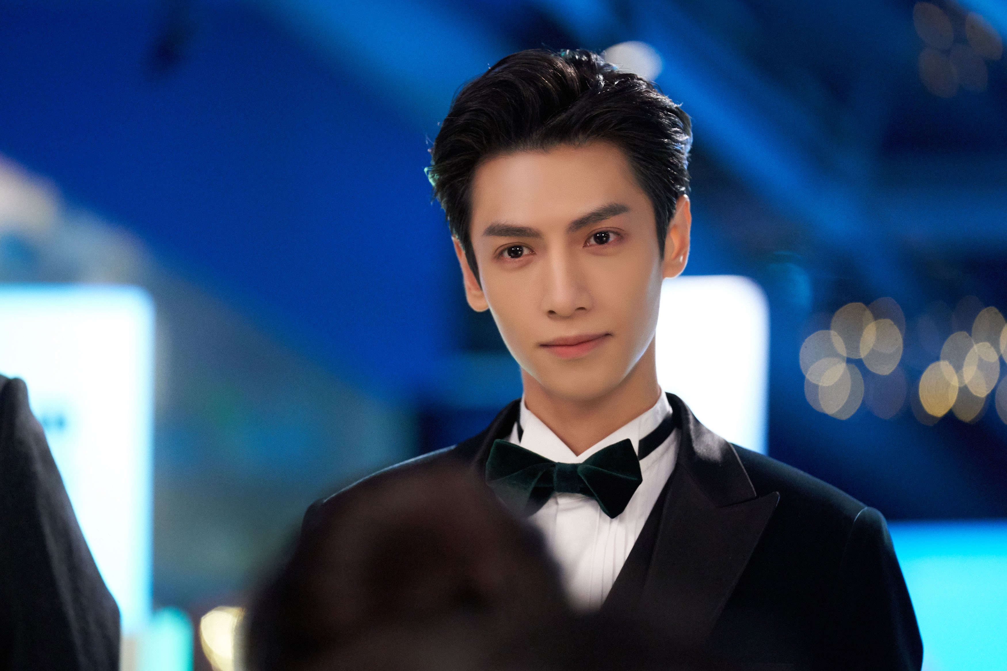 新大陆的败退，当马赛的旧港口，淹没了美利坚的星条旗