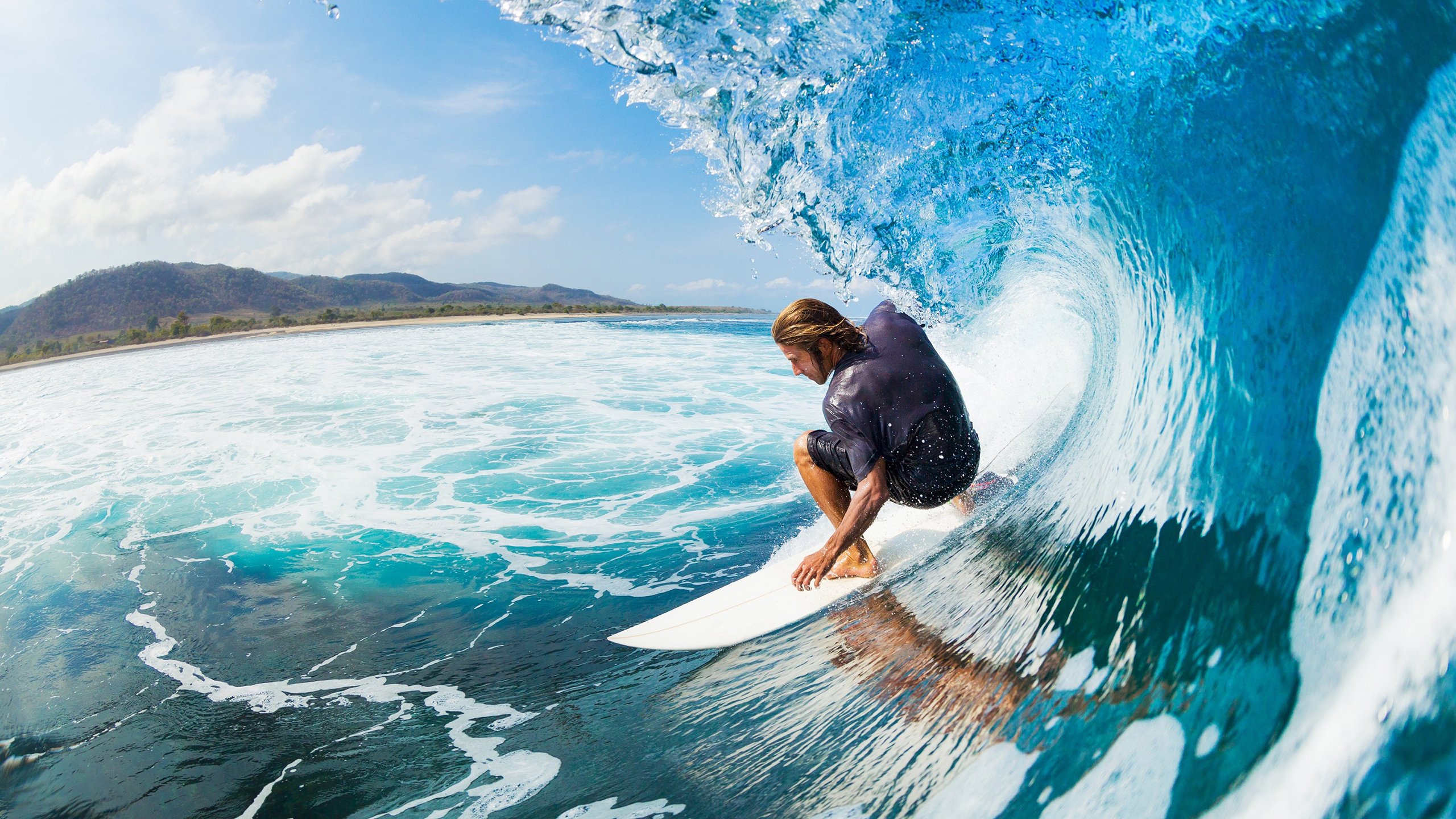 开云体育入口-绿茵之王征服硬木地板，当阿拉巴在NBA总决赛之夜降维打击