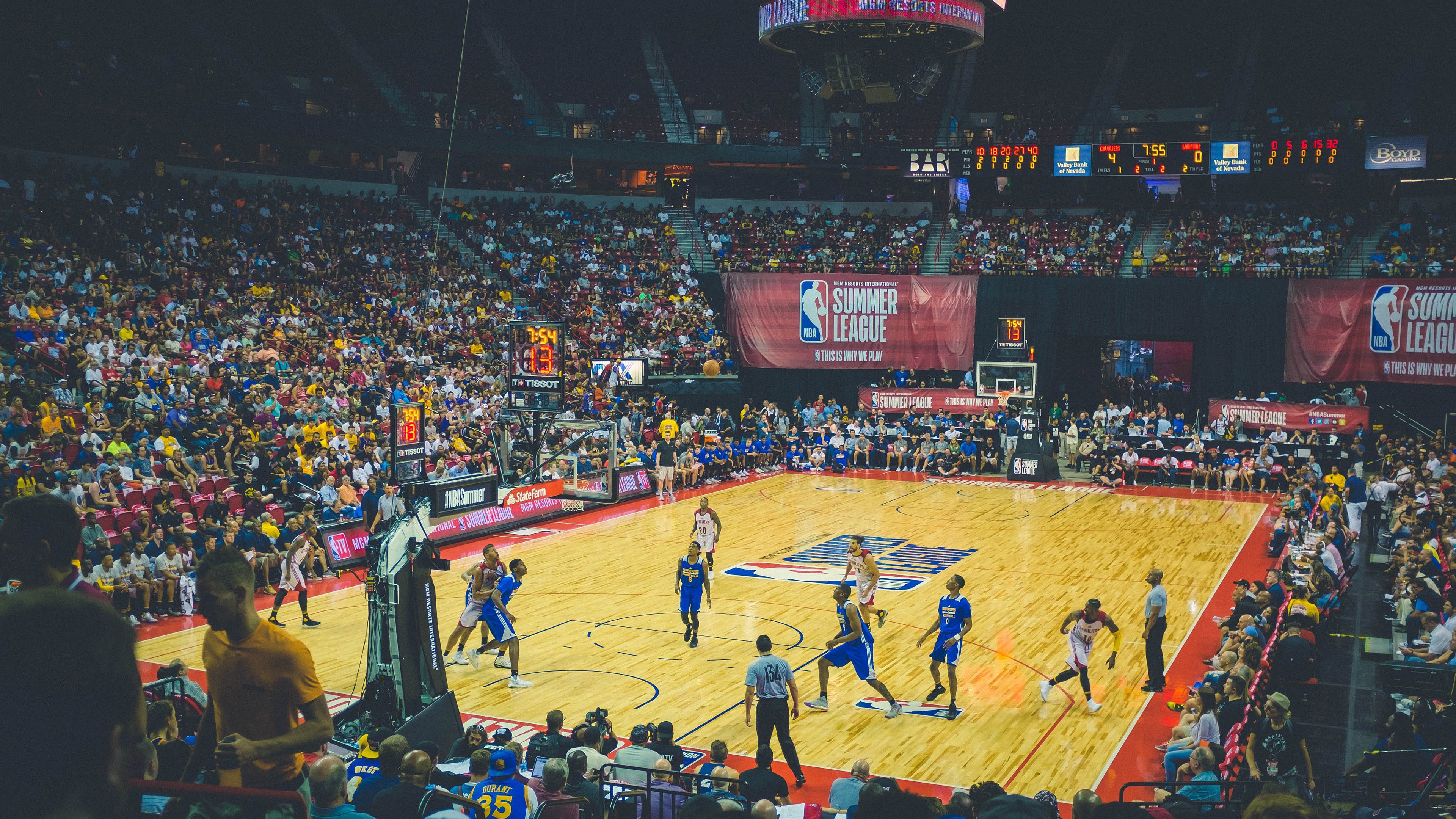 遥控比赛的幽灵，武切维奇如何成为湖人封锁独行侠的无形关键