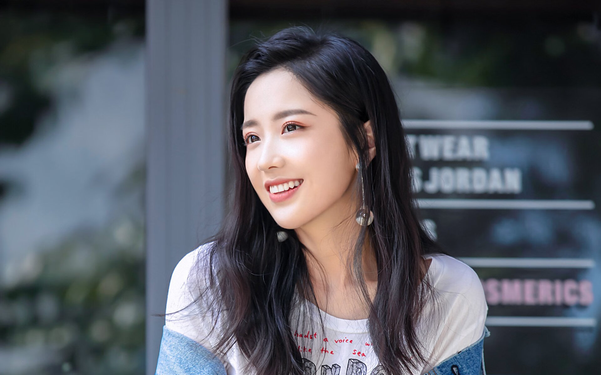 跨洲际篮球巅峰战,迈阿密烈焰灼伤华南虎切特·霍姆格伦攻防一体统治赛场,诠释现代篮球新哲学